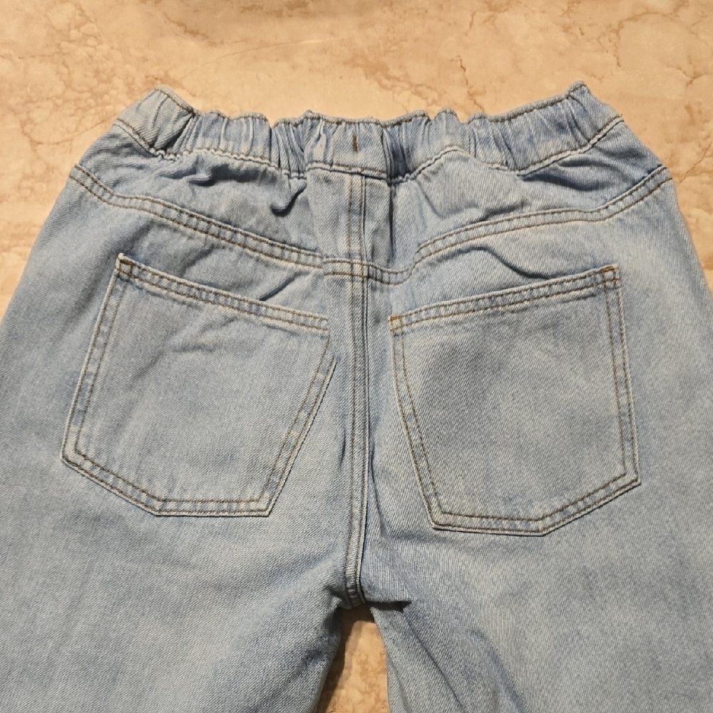 Cat & Jack | Light Wash |Boy's |Relaxed Fit | Straight | Jeans - Picture 4 of 7